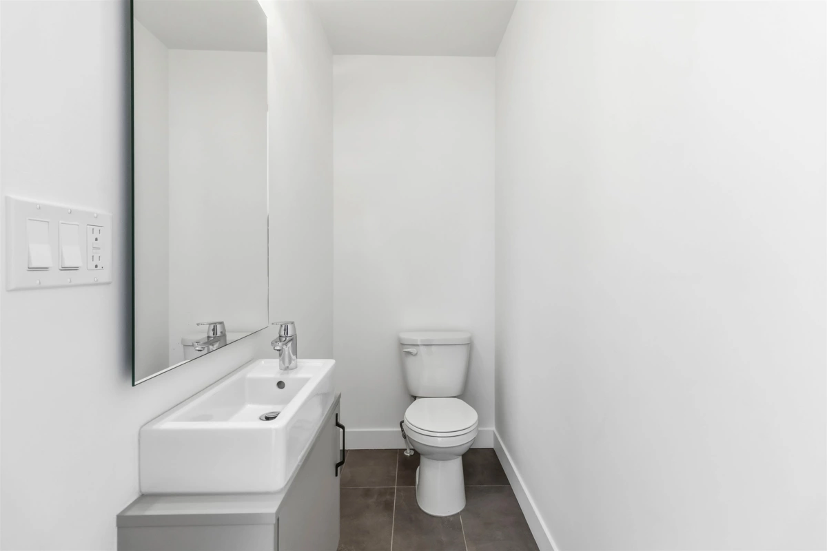Powder Room Photo of 215 46150 Thomas Road, Chilliwack, BC