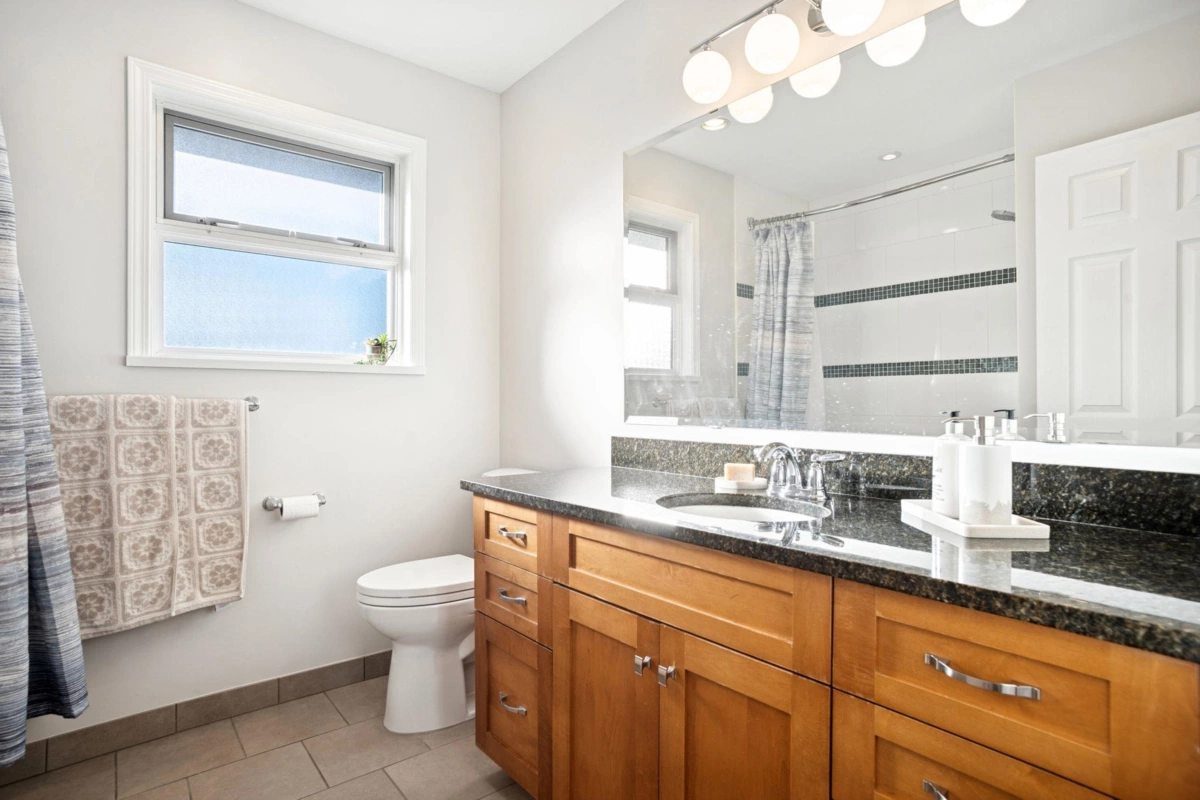 Mudroom Photo of 6436 Wade Road, Delta, BC