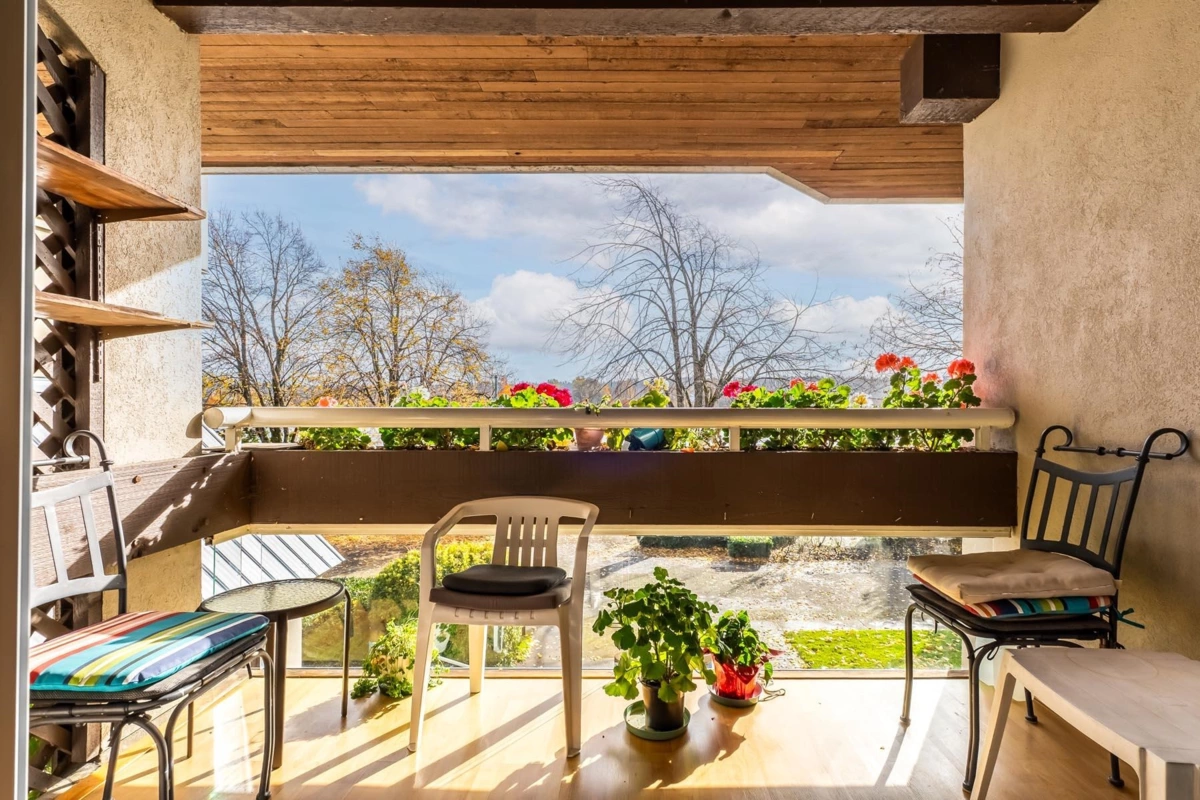 Breakfast Nook Photo of 210 5 K De K Court, New Westminster, BC