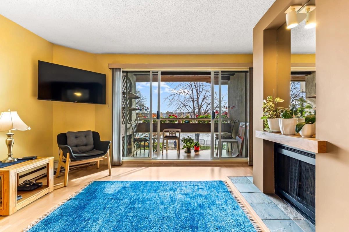 Kitchen Island Photo of 210 5 K De K Court, New Westminster, BC