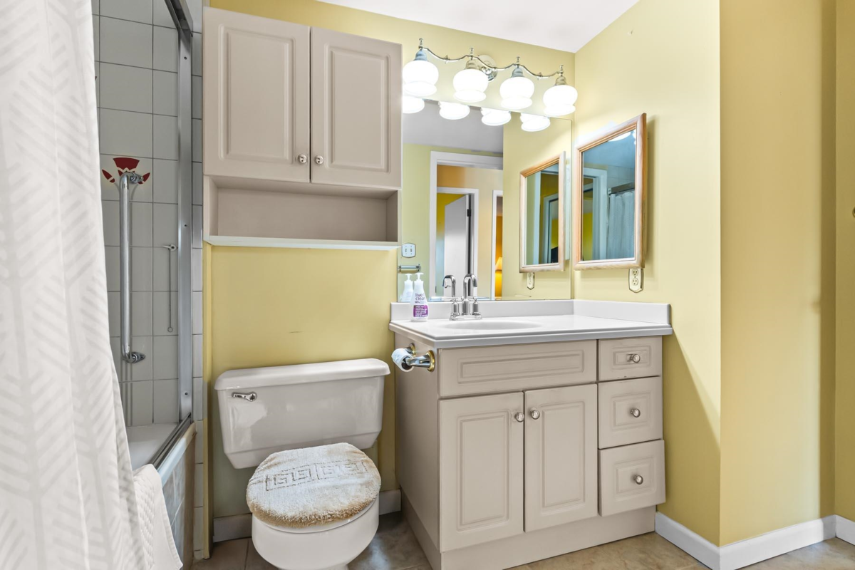 Office / Den Photo of 210 5 K De K Court, New Westminster, BC