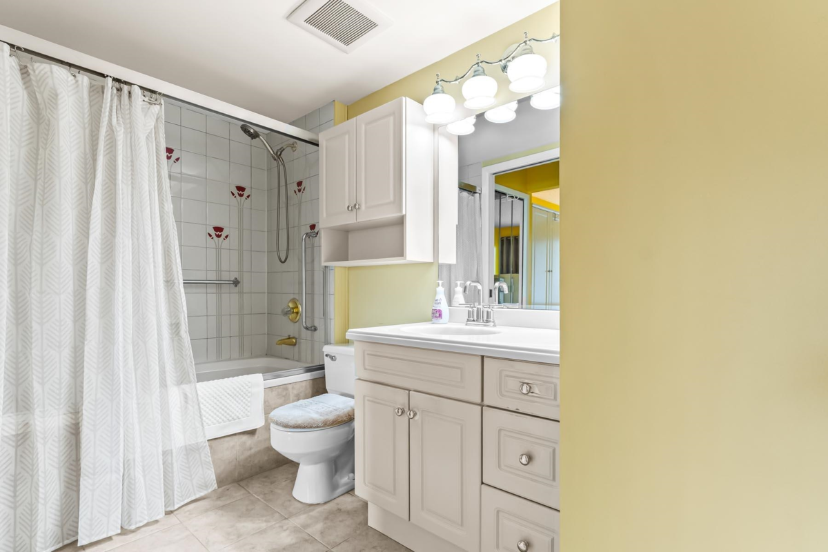 Powder Room Photo of 210 5 K De K Court, New Westminster, BC