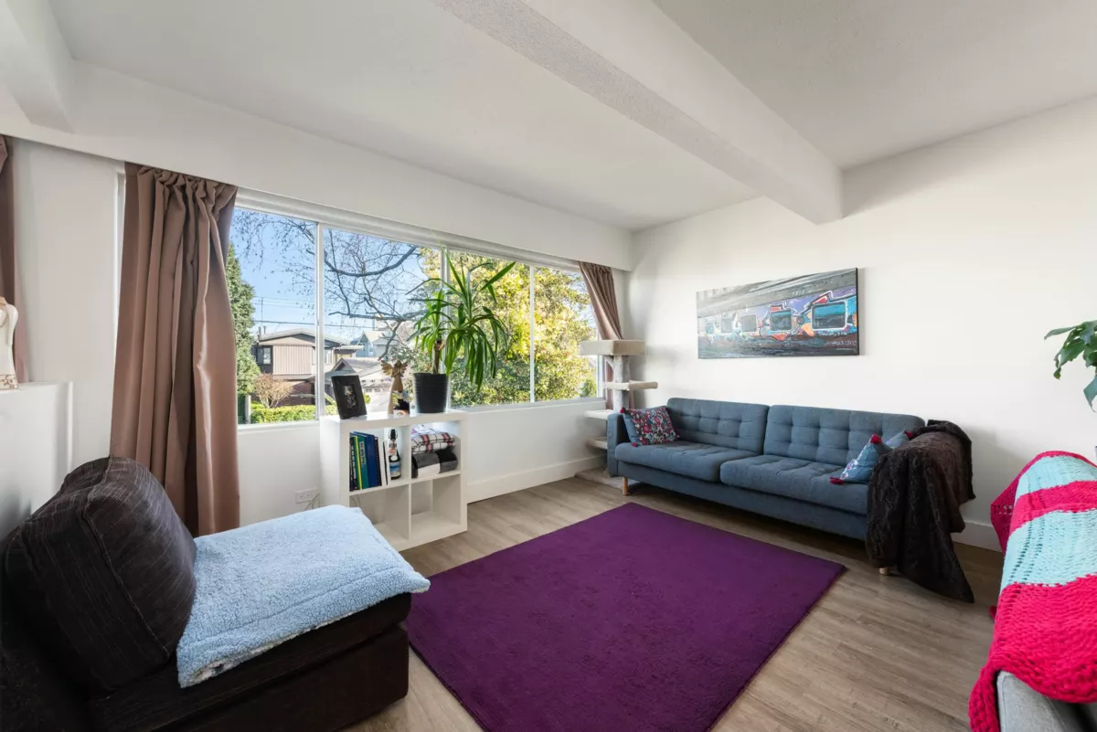 Breakfast Nook Photo of 1657 Beach Grove Road, Delta, BC