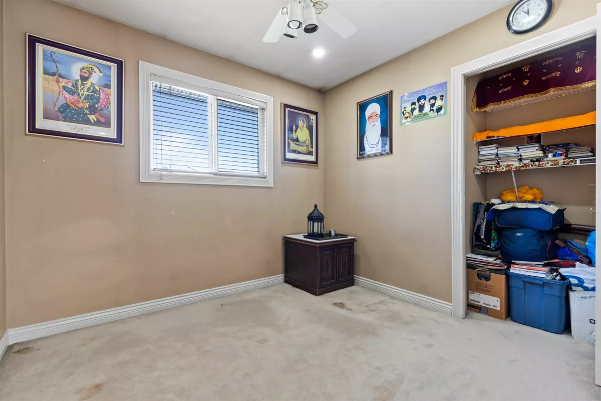 Entry Foyer Photo of 12865 63a Avenue, Surrey, BC