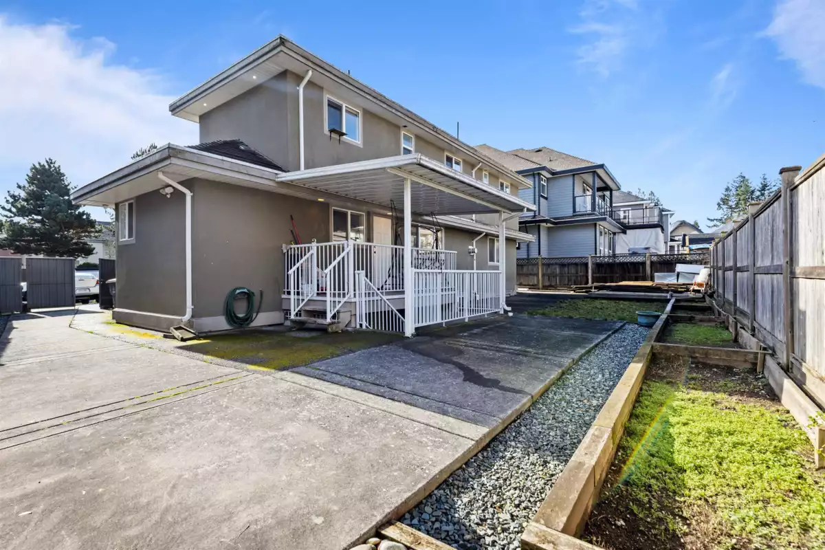Garage Interior Photo of 12865 63a Avenue, Surrey, BC