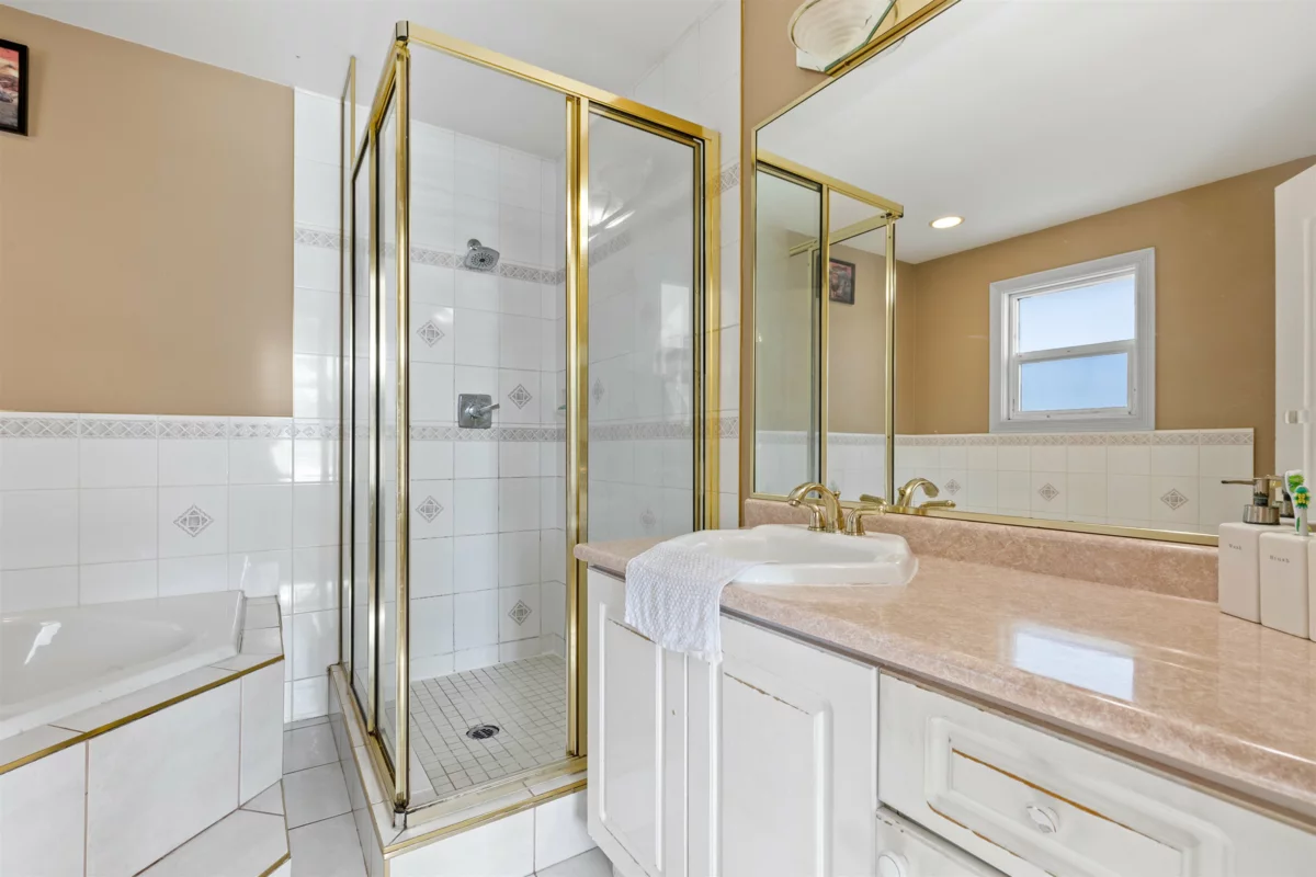 Guest Bathroom Photo of 12865 63a Avenue, Surrey, BC