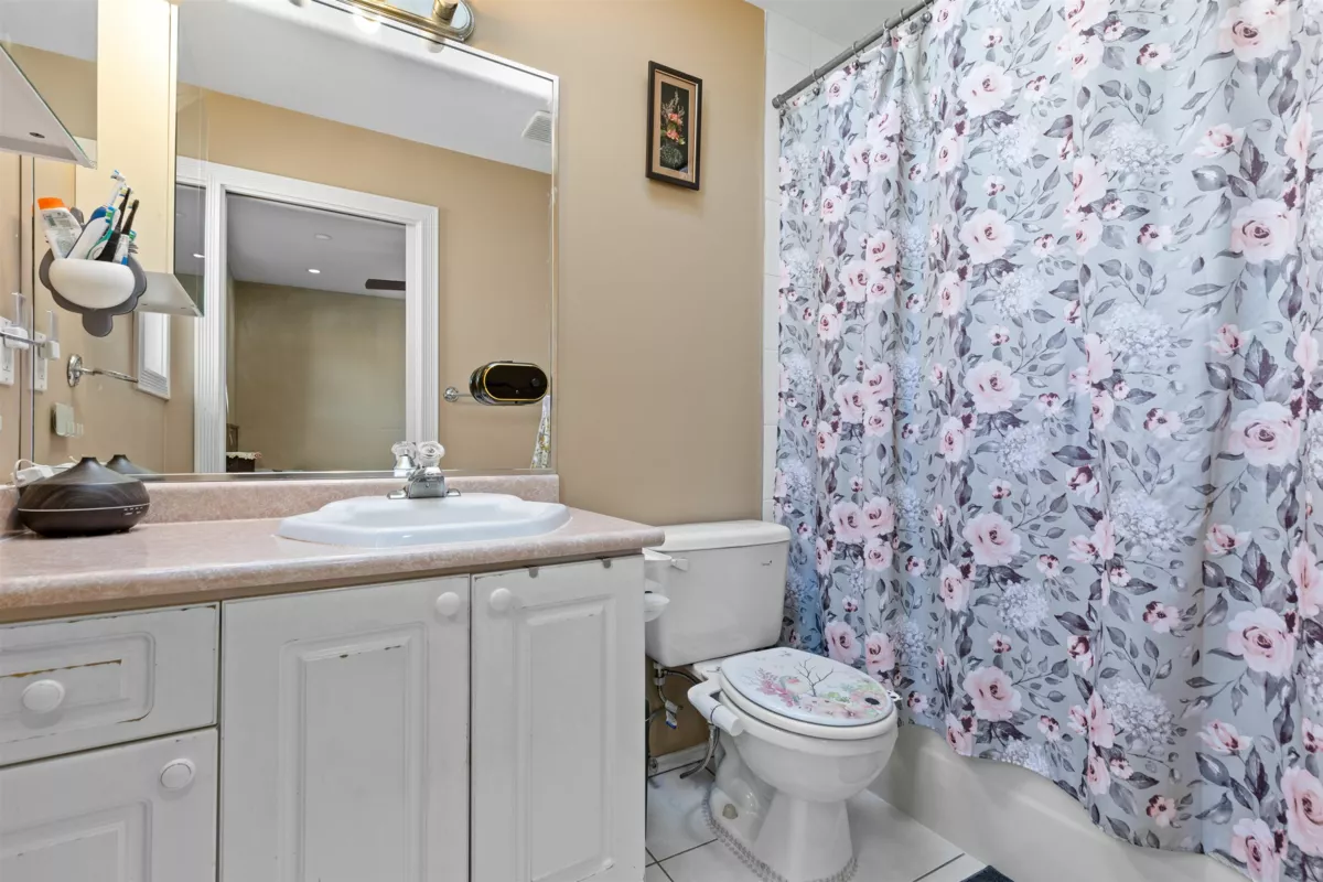 Hallway Photo of 12865 63a Avenue, Surrey, BC