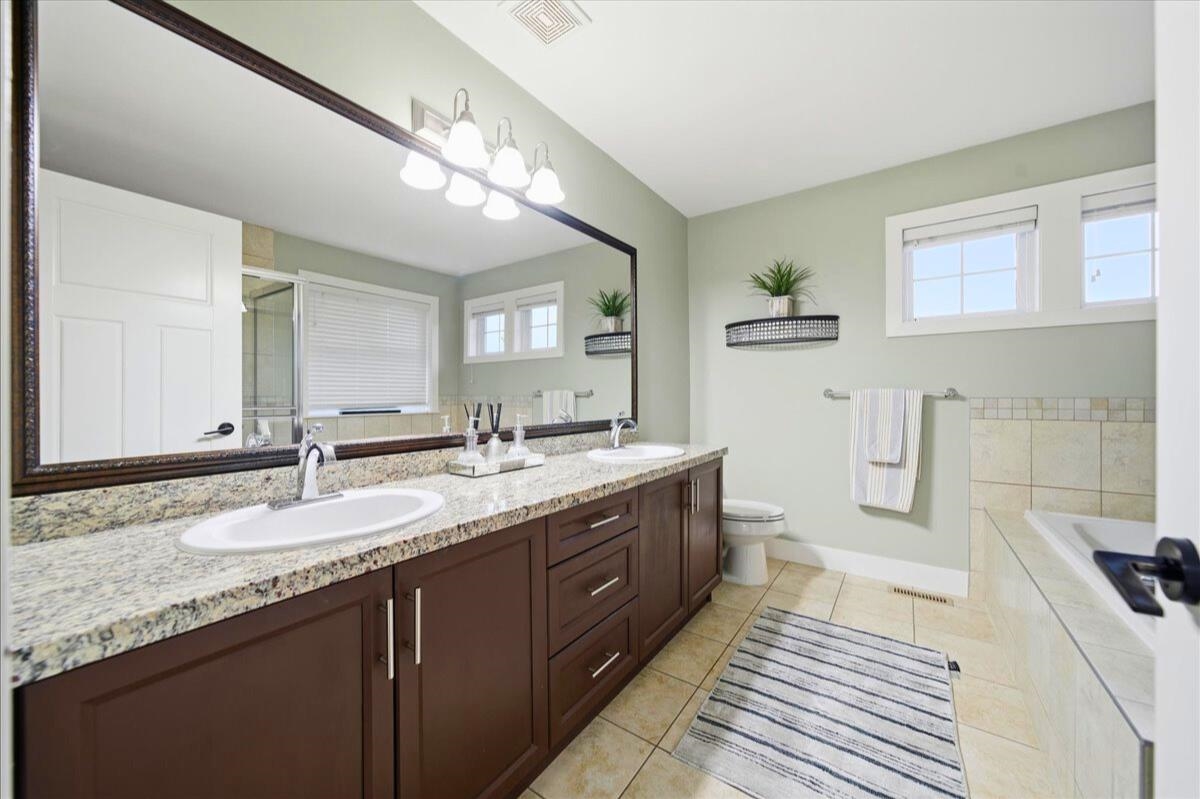 Basement Recreation Room Photo of 6060 145a Street, Surrey, BC