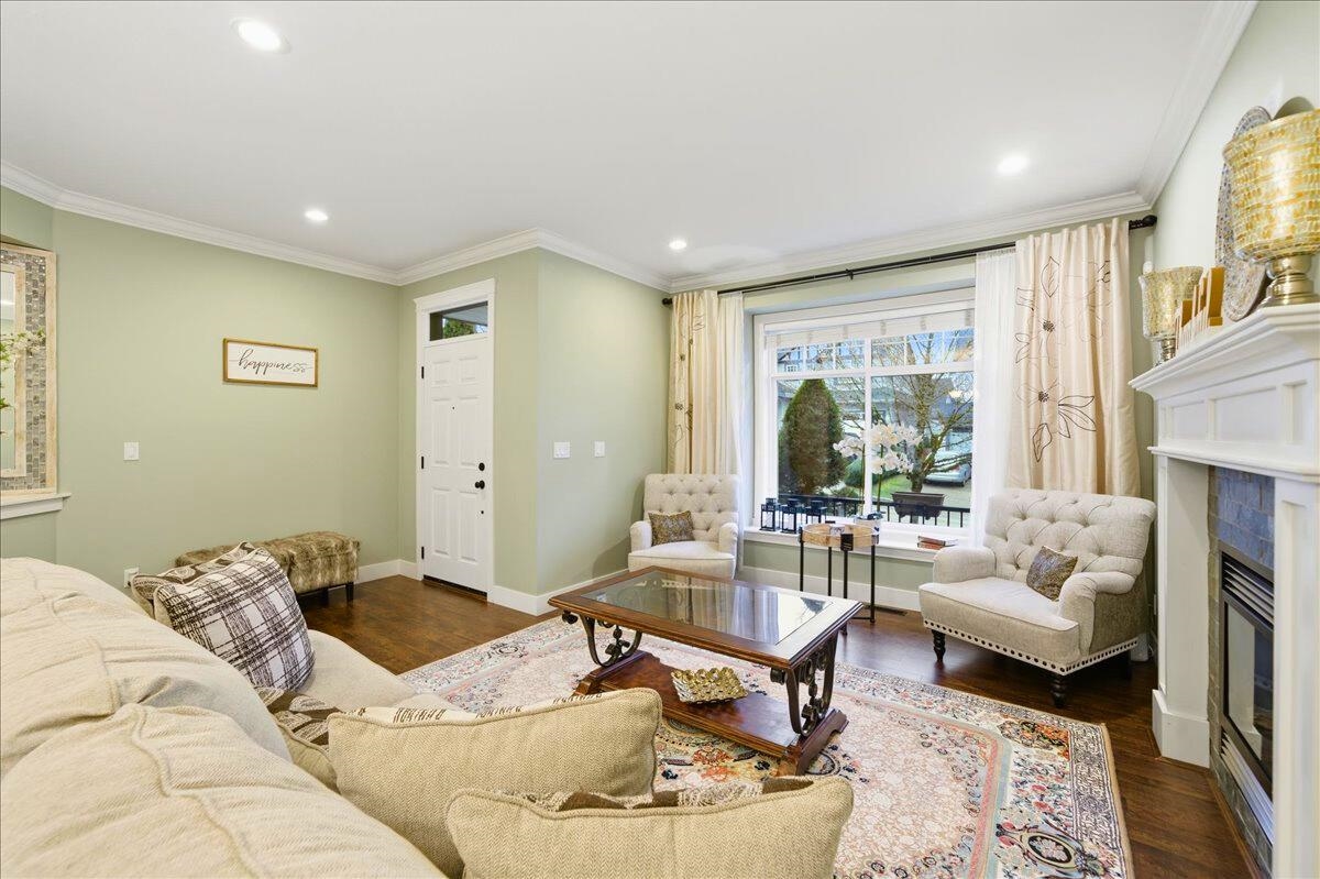 Family Room Photo of 6060 145a Street, Surrey, BC