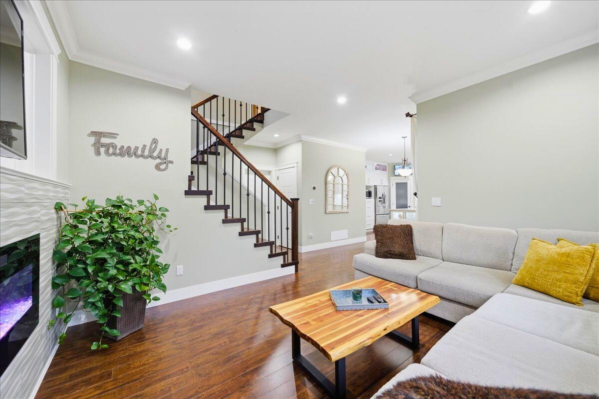 Guest Bathroom Photo of 6060 145a Street, Surrey, BC