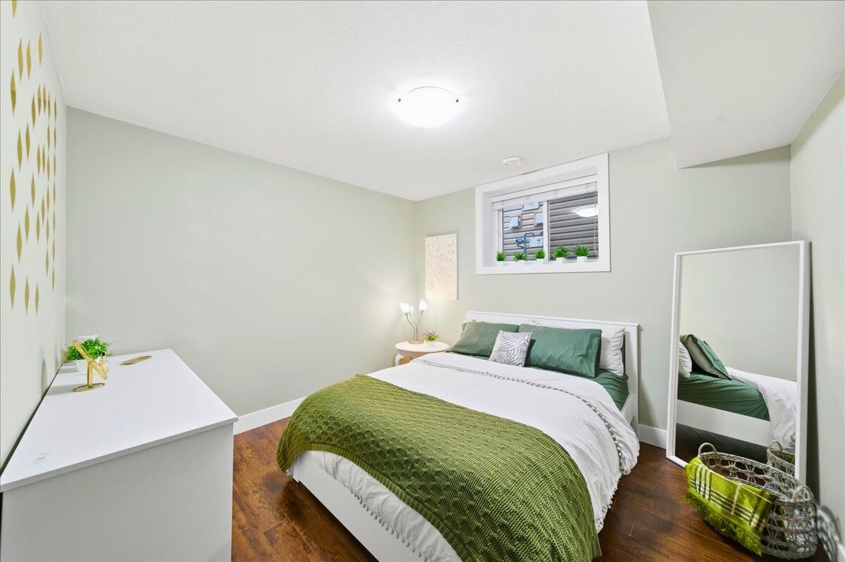 Swimming Pool Photo of 6060 145a Street, Surrey, BC