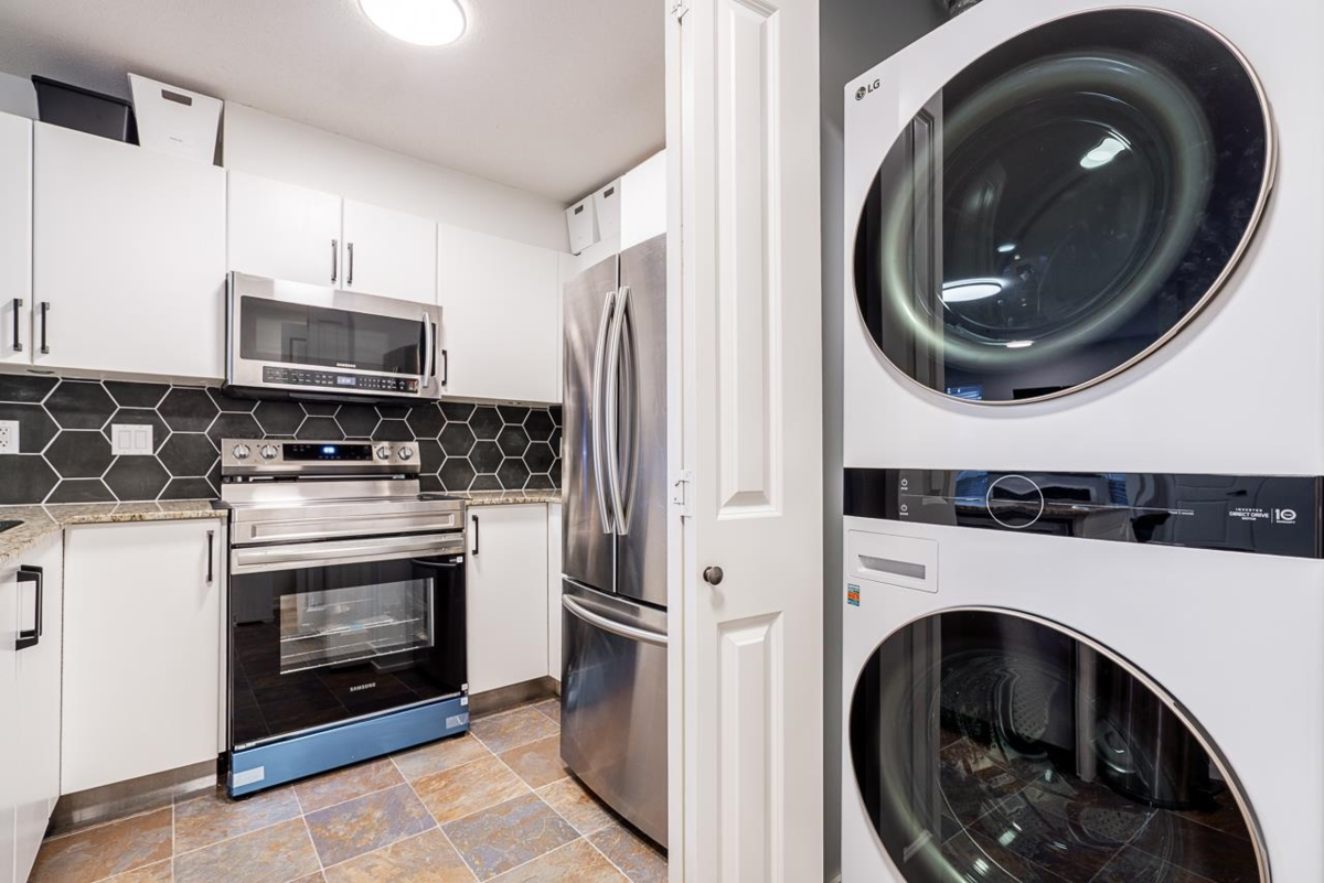 Entry Foyer Photo of E104 8929 202 Street, Langley, BC