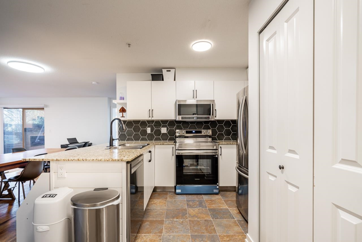 Primary Bathroom Photo of E104 8929 202 Street, Langley, BC