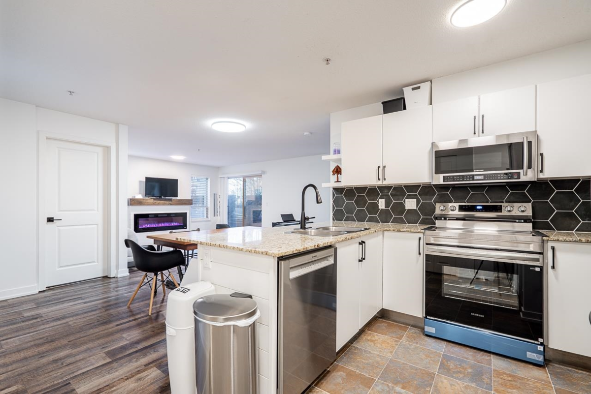 Walk-In Closet Photo of E104 8929 202 Street, Langley, BC