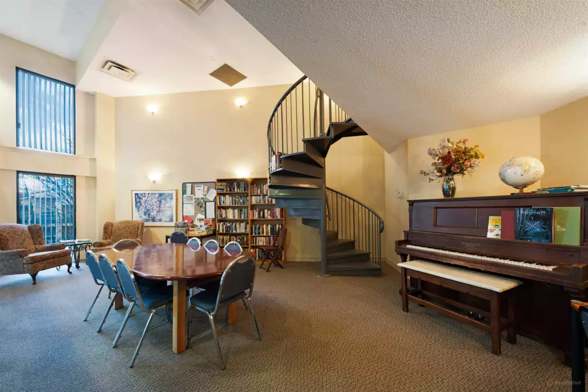 Backyard Photo of 1101 8 Laguna Court, New Westminster, BC