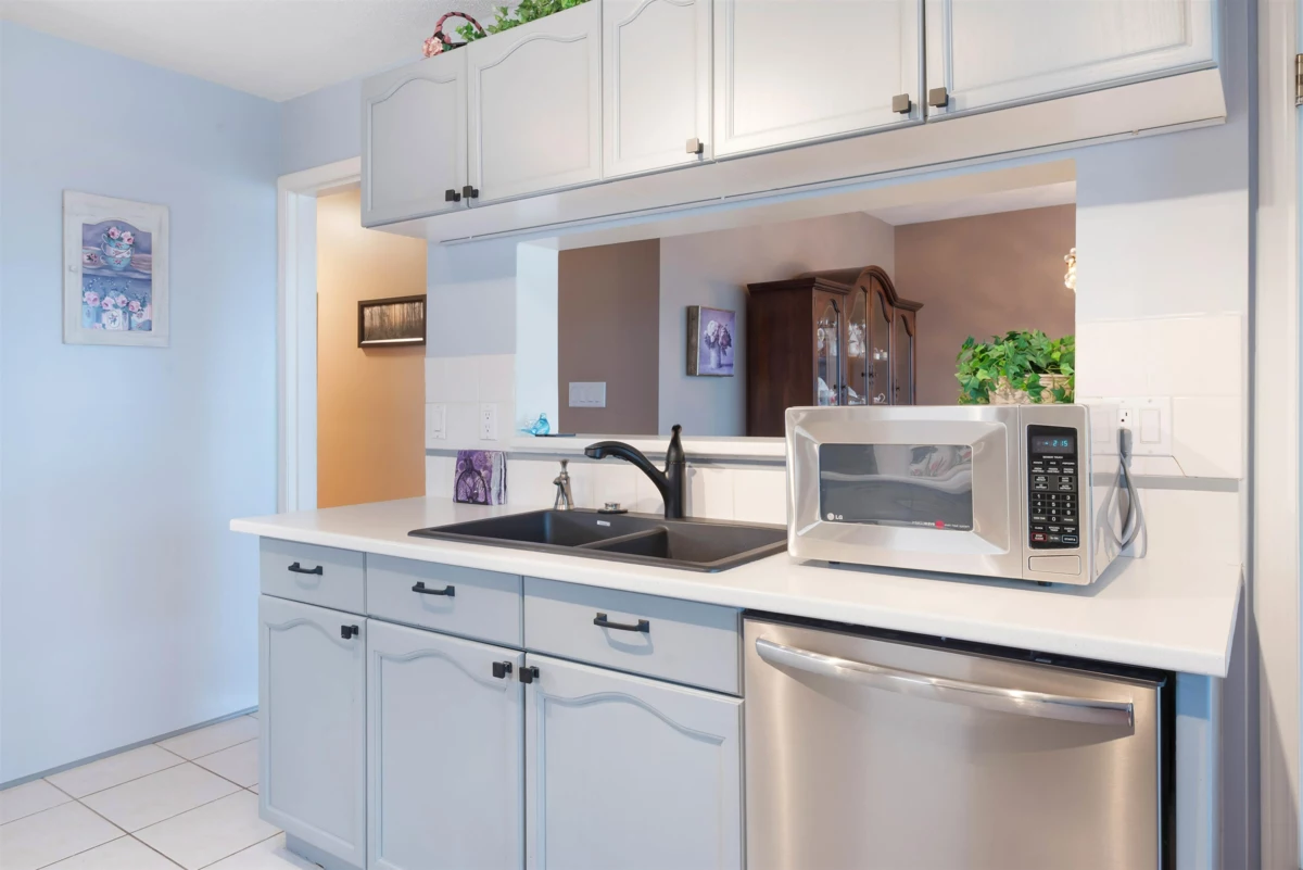 Breakfast Nook Photo of 1101 8 Laguna Court, New Westminster, BC