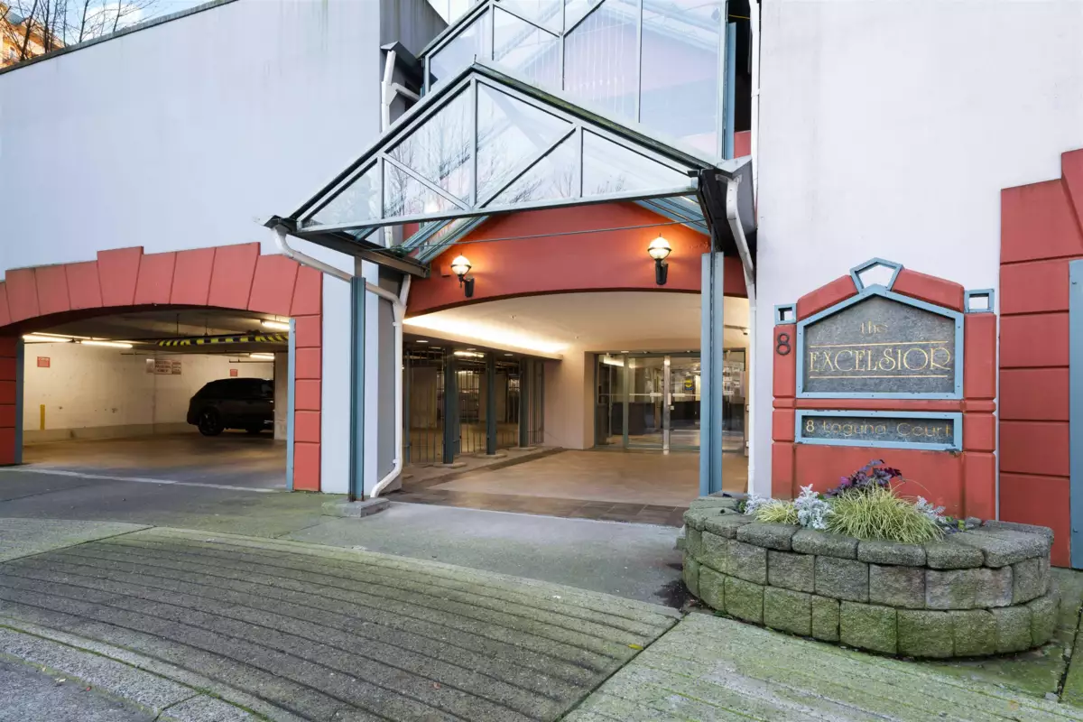 Front Yard Photo of 1101 8 Laguna Court, New Westminster, BC