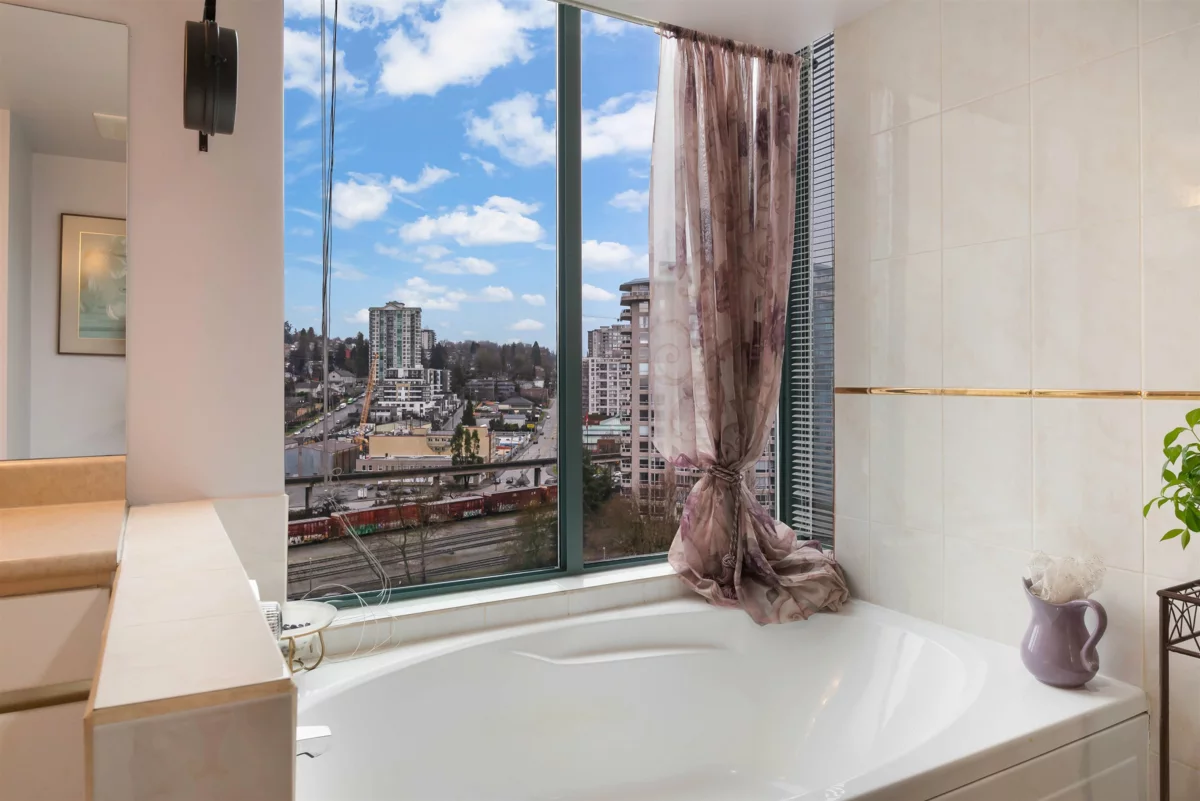 Guest Bathroom Photo of 1101 8 Laguna Court, New Westminster, BC