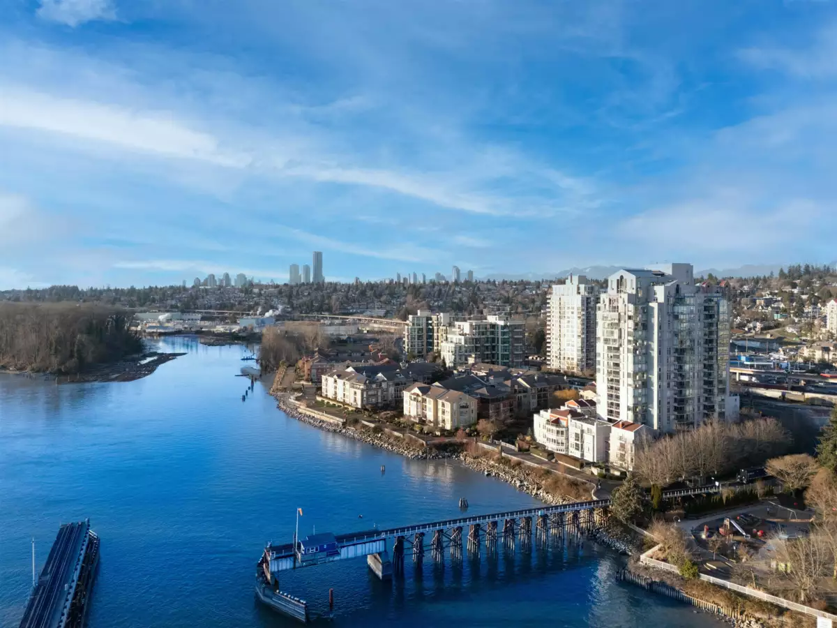 Swimming Pool Photo of 1101 8 Laguna Court, New Westminster, BC