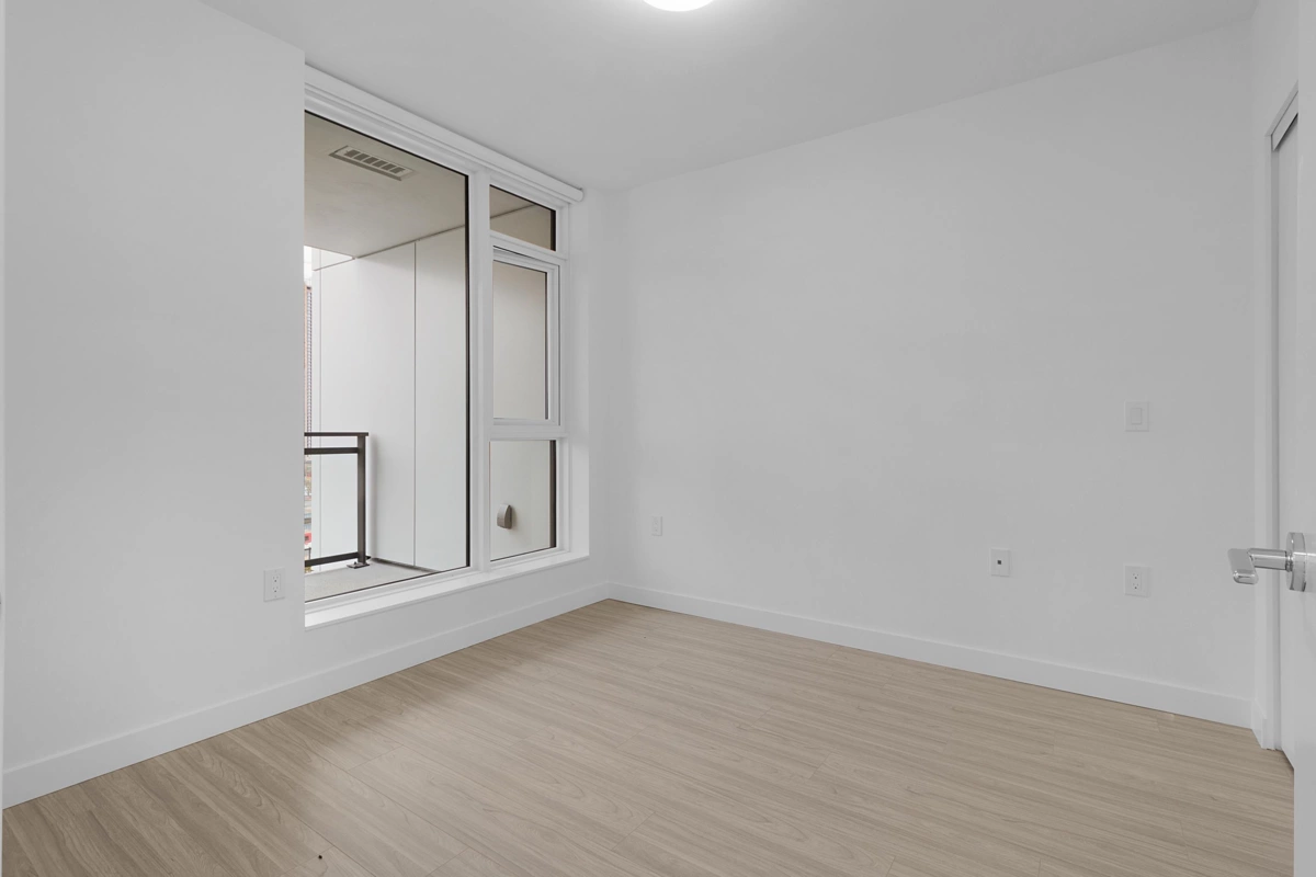 Kitchen Photo of 504 13675 107a Avenue, Surrey, BC