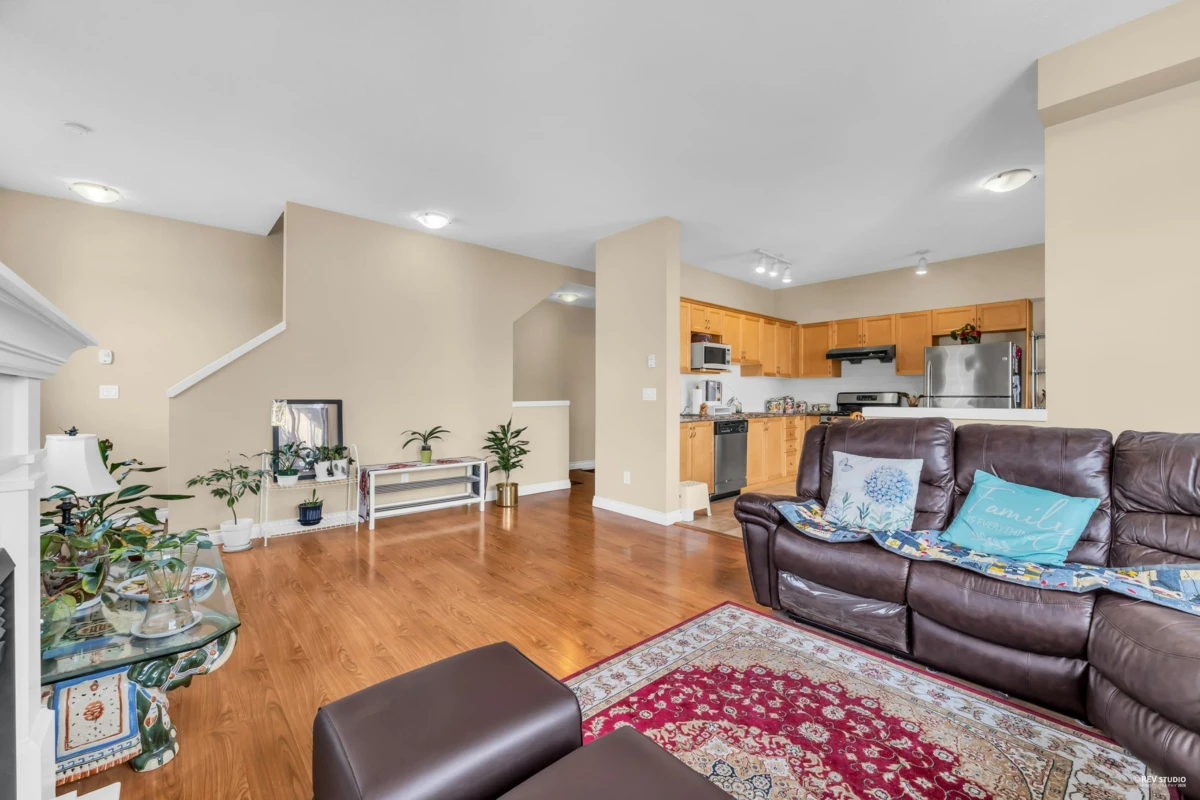 Kitchen Island Photo of 26 11511 Steveston Highway, Richmond, BC