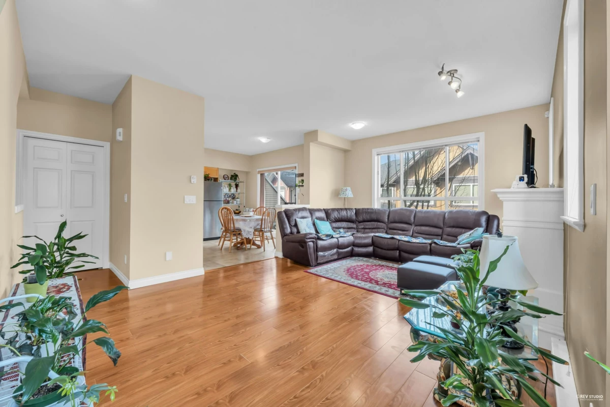 Kitchen Photo of 26 11511 Steveston Highway, Richmond, BC