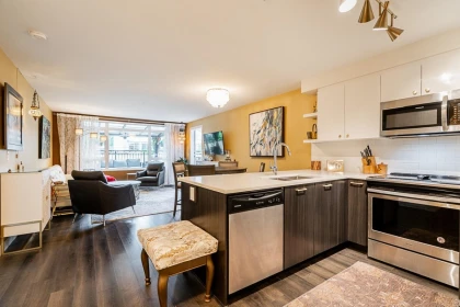 221 2525 Clarke Street, Port Moody, BC