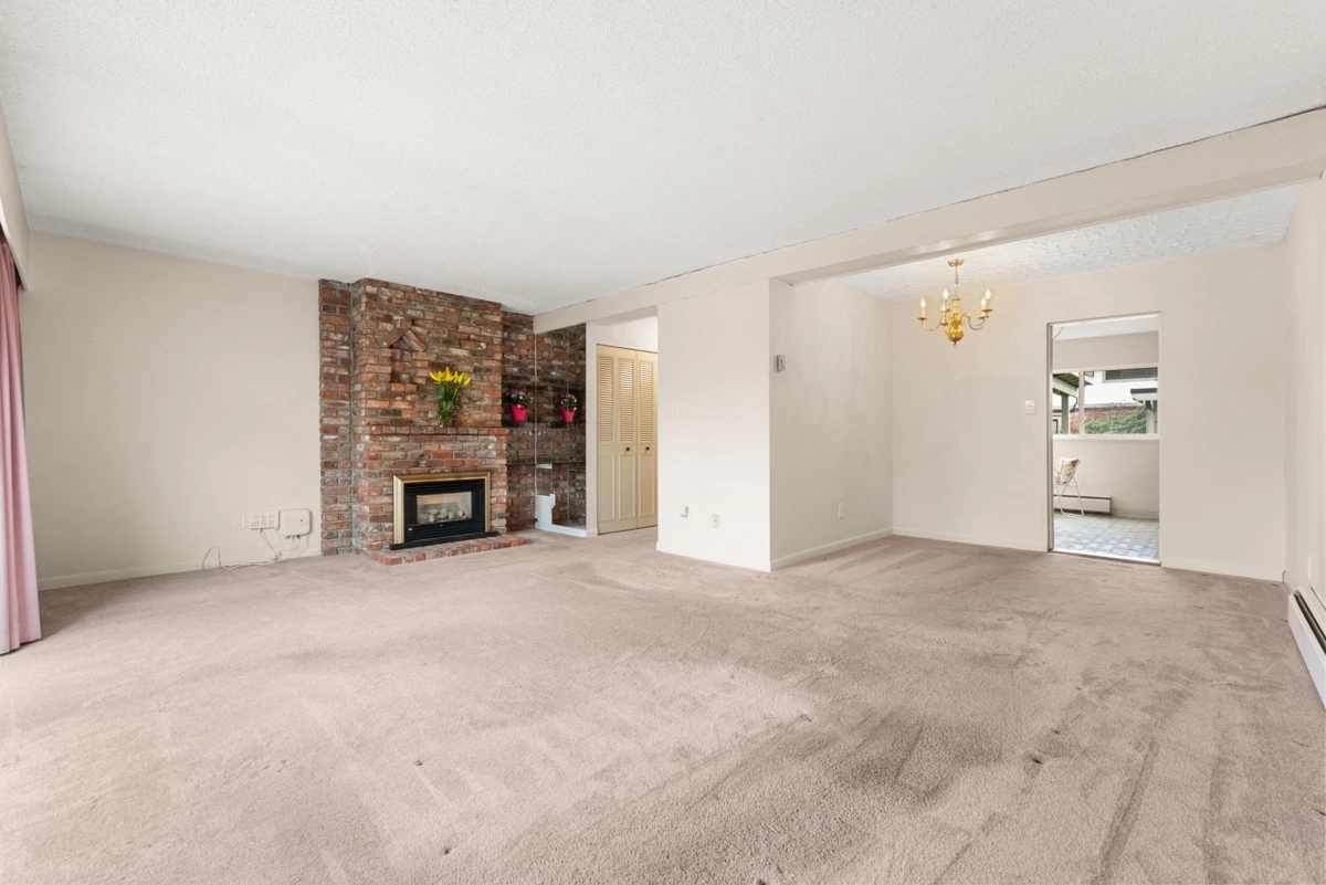 Kitchen Island Photo of 42 11551 Kingfisher Drive, Richmond, BC