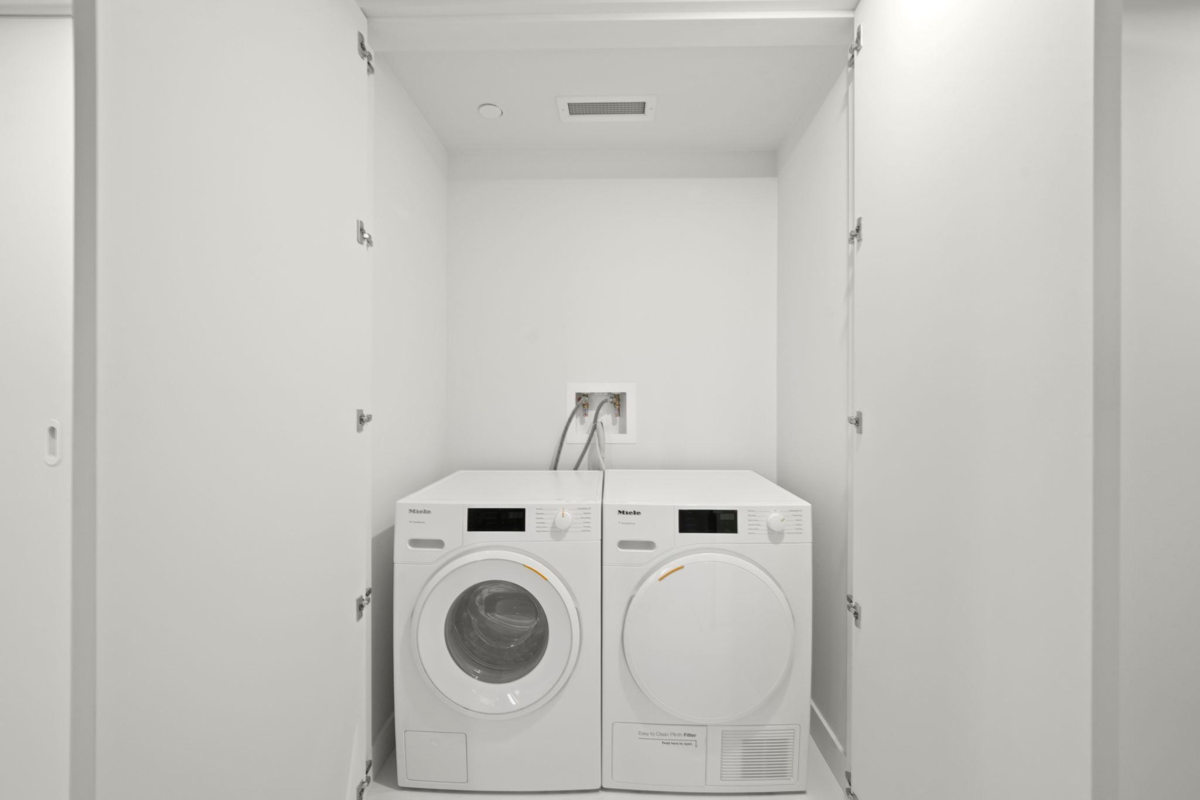 Garage Interior Photo of 703 1033 Nelson Street, Vancouver, BC