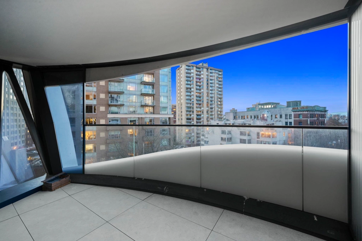 Garden / Landscaping Photo of 703 1033 Nelson Street, Vancouver, BC