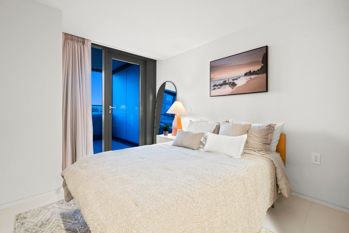 Guest Bathroom Photo of 703 1033 Nelson Street, Vancouver, BC