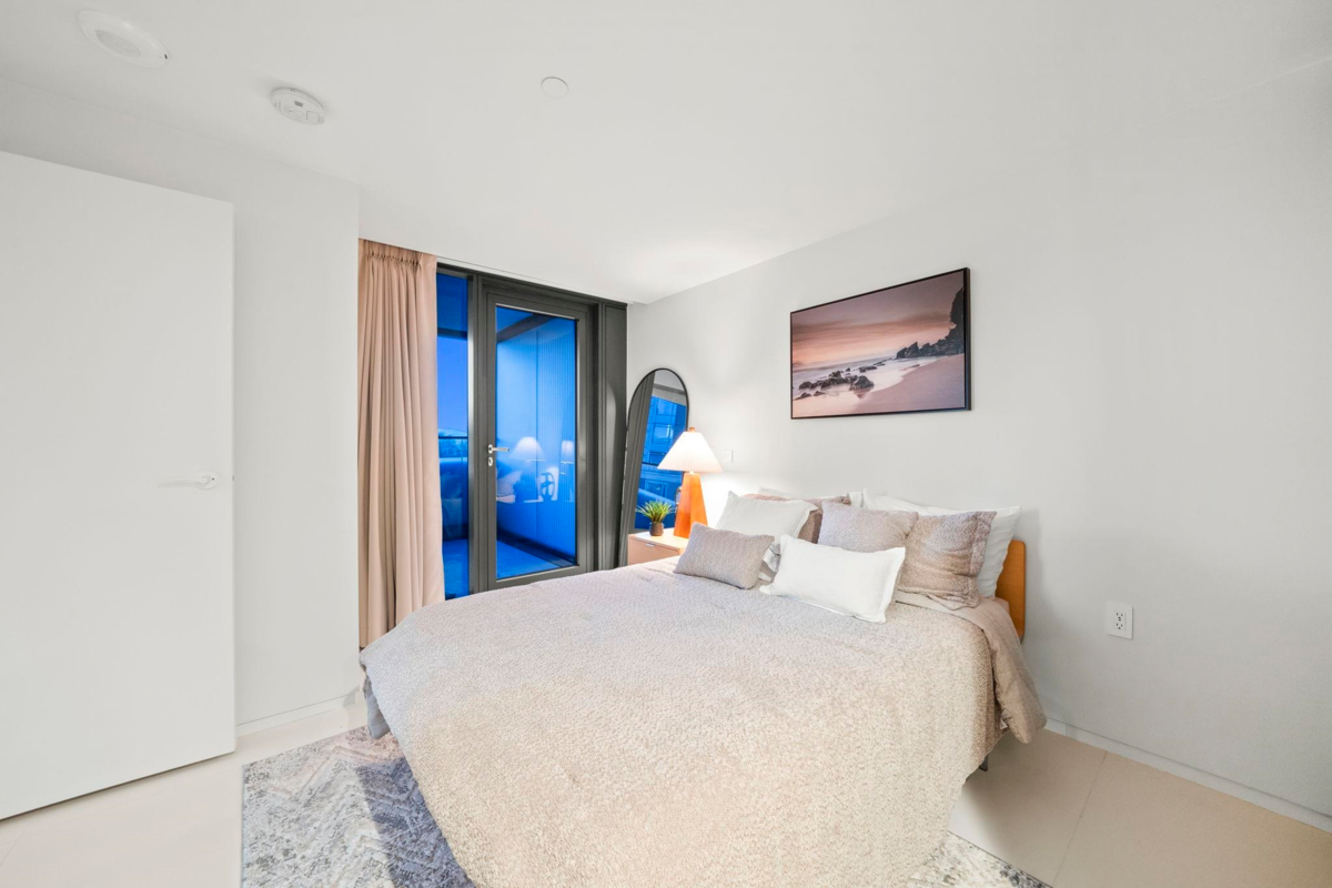 Office / Den Photo of 703 1033 Nelson Street, Vancouver, BC