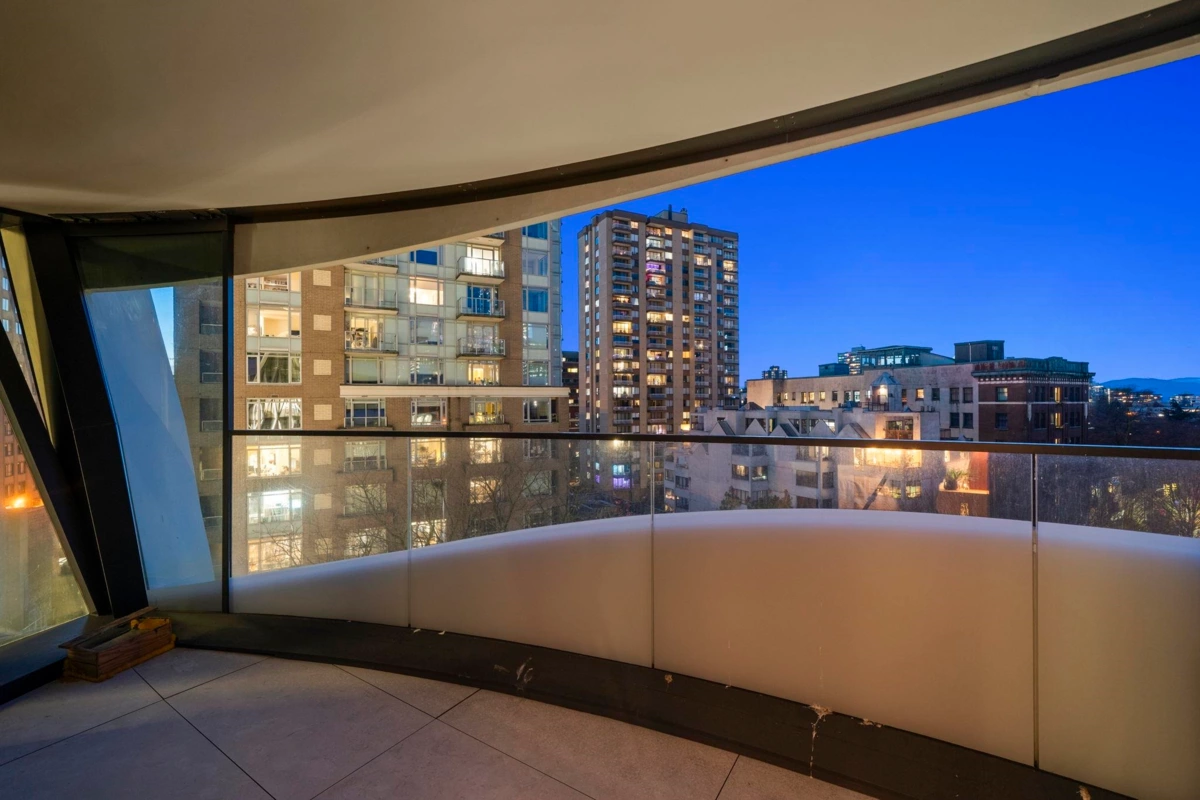 Outdoor Kitchen Photo of 703 1033 Nelson Street, Vancouver, BC