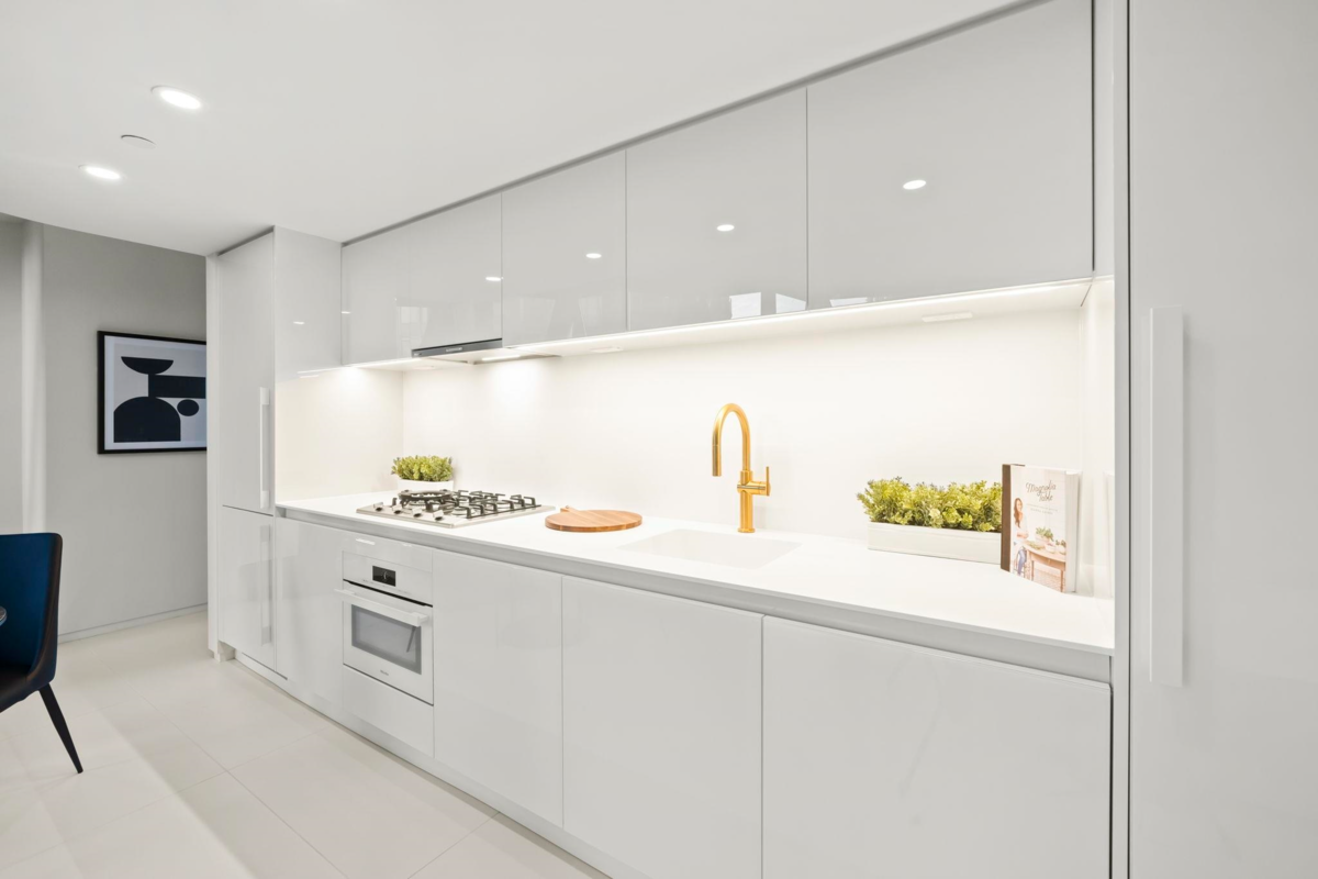 Primary Bathroom Photo of 703 1033 Nelson Street, Vancouver, BC