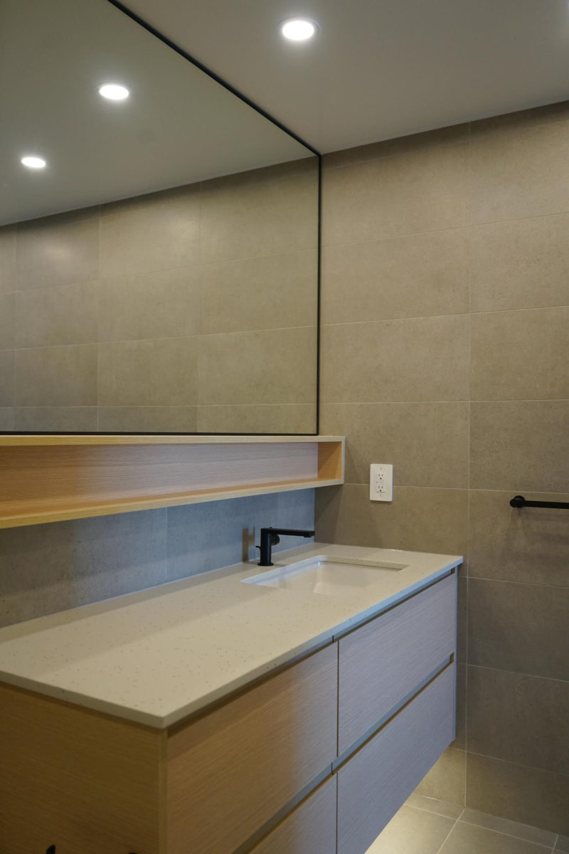 Walk-In Closet Photo of 403 310 Salter Street, New Westminster, BC