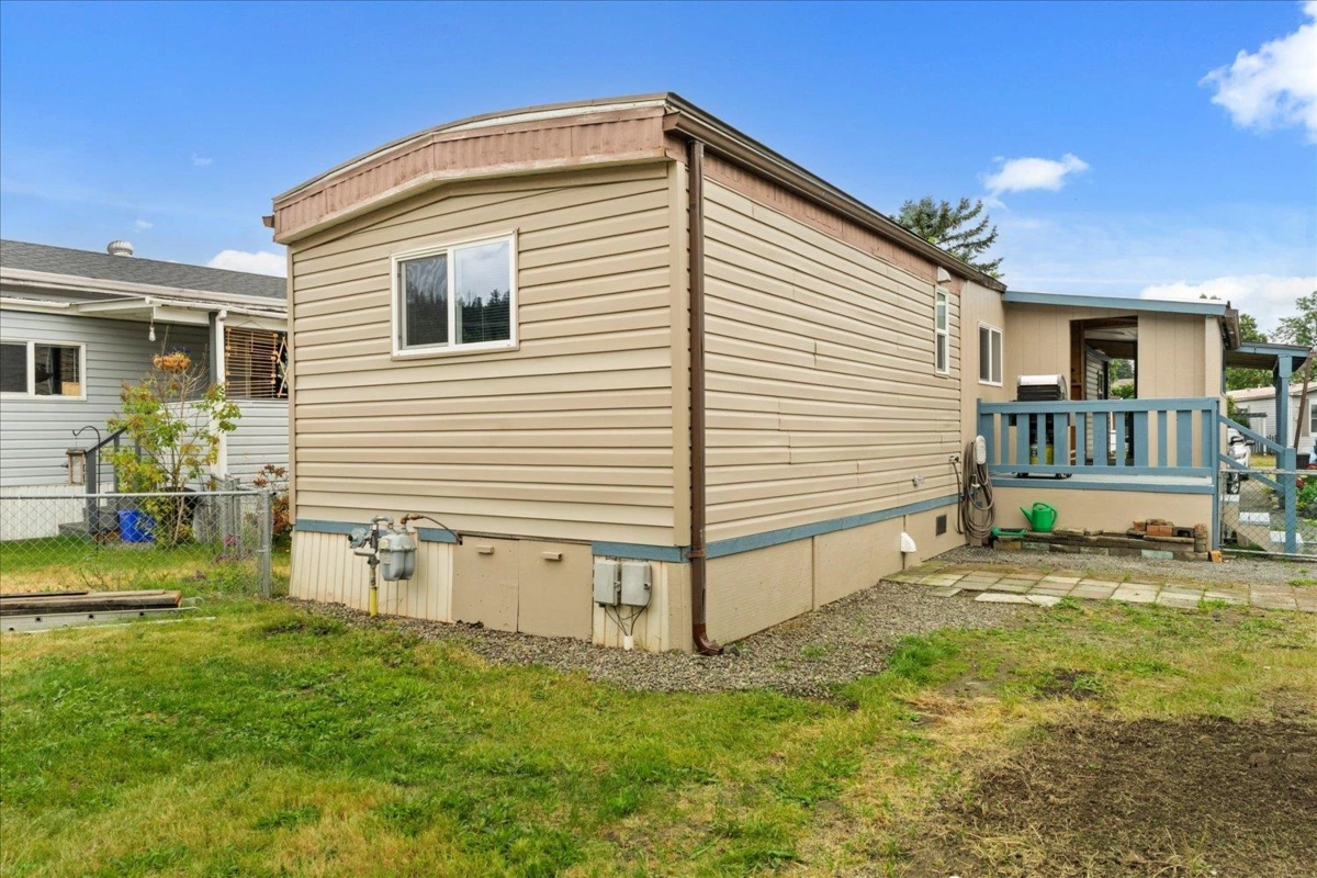 Garage Interior Photo of 48 45640 Watson Road, Chilliwack, BC