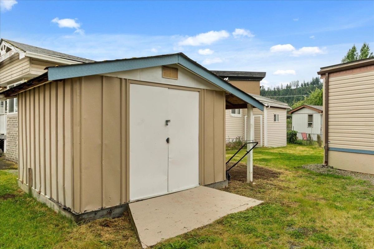 Hallway Photo of 48 45640 Watson Road, Chilliwack, BC
