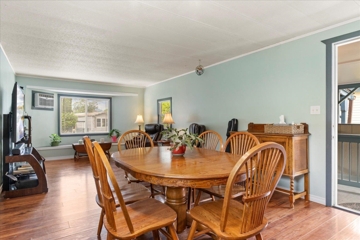 Kitchen Photo of 48 45640 Watson Road, Chilliwack, BC