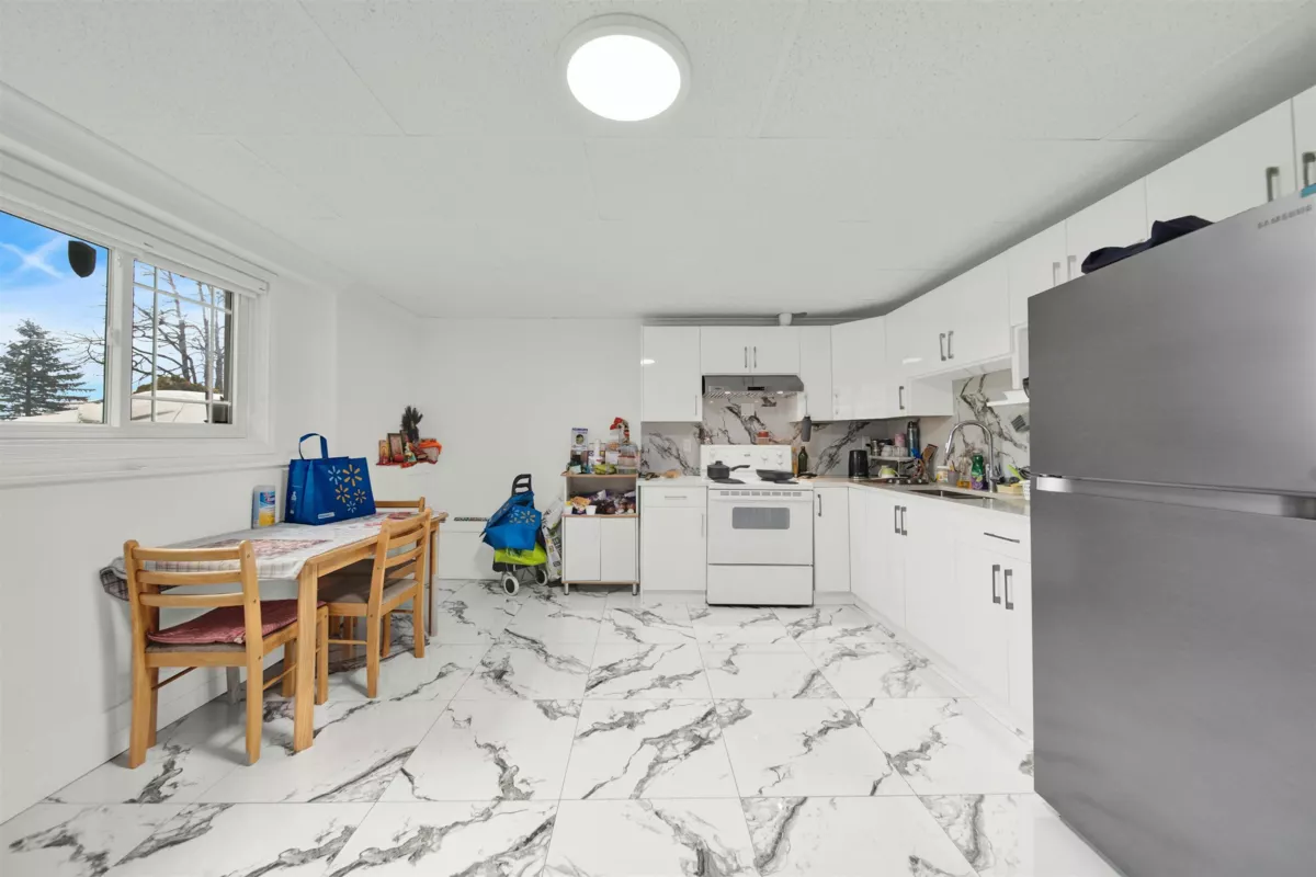 Basement Recreation Room Photo of 11488 140 Street, Surrey, BC