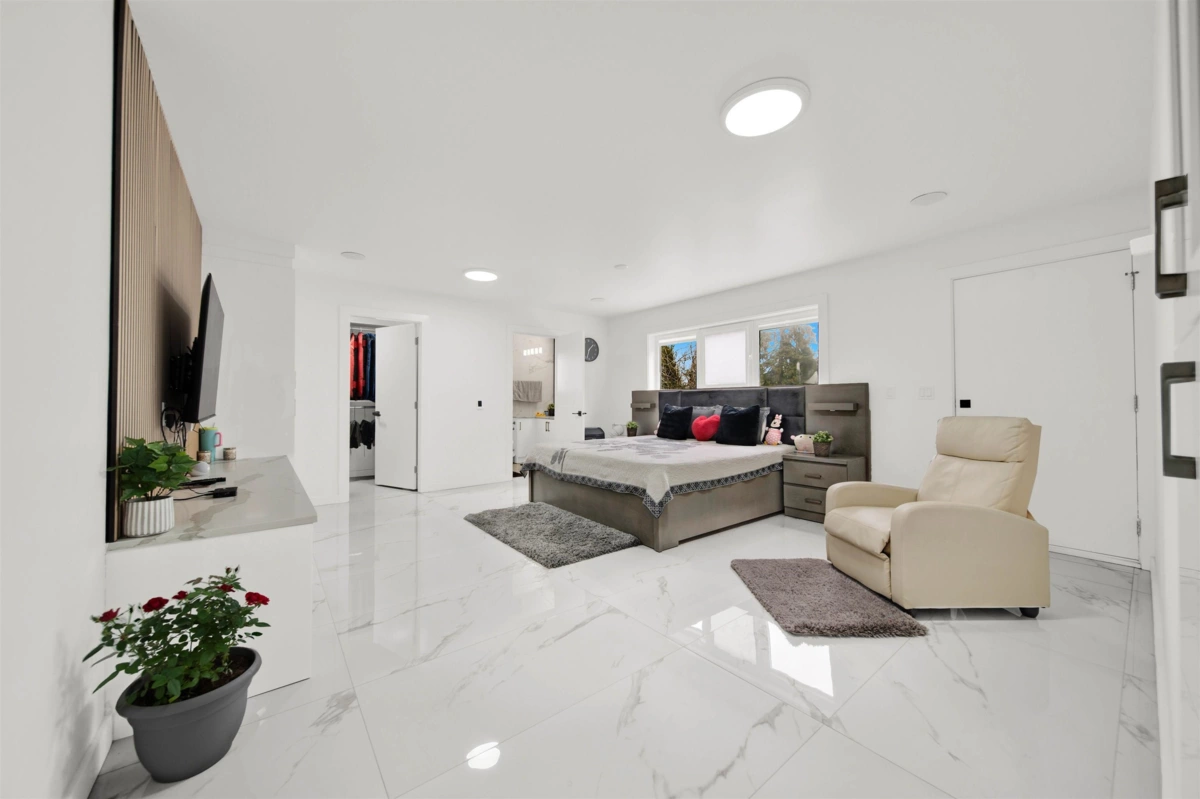 Breakfast Nook Photo of 11488 140 Street, Surrey, BC