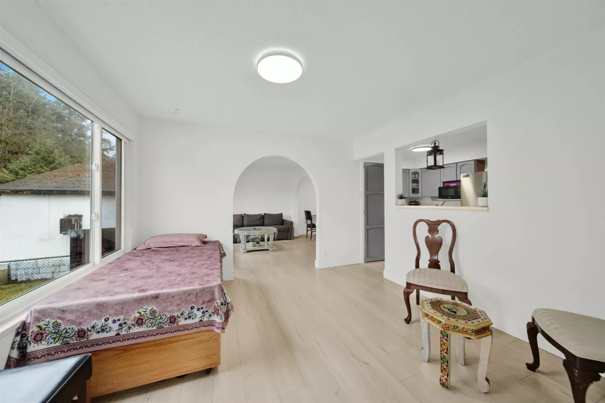 Guest Bathroom Photo of 11488 140 Street, Surrey, BC