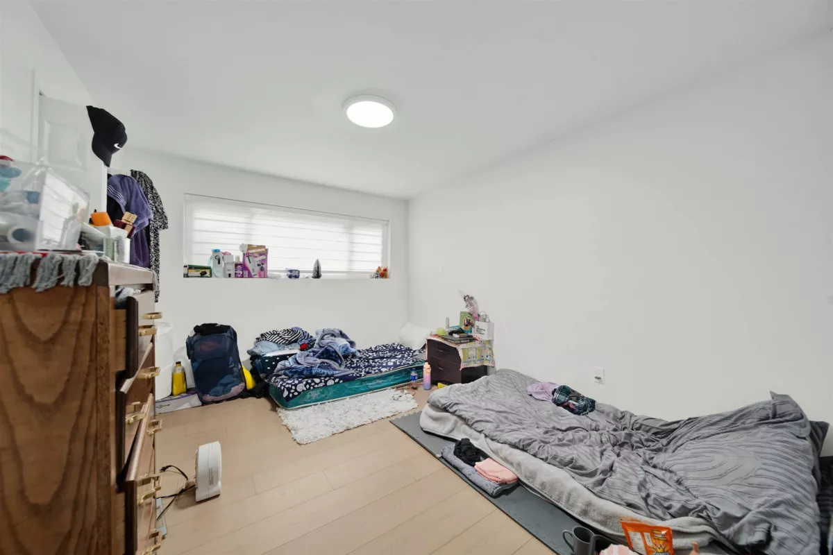 Laundry Room Photo of 11488 140 Street, Surrey, BC