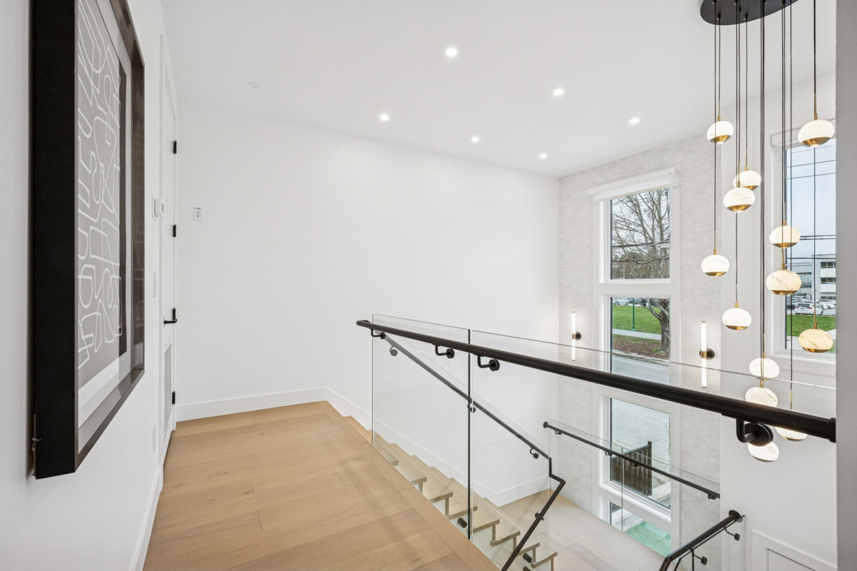 Hallway Photo of 1 6362 Curtis Street, Burnaby, BC