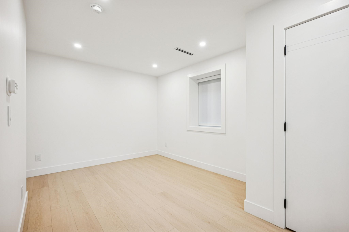 Outdoor Patio Photo of 1 6362 Curtis Street, Burnaby, BC