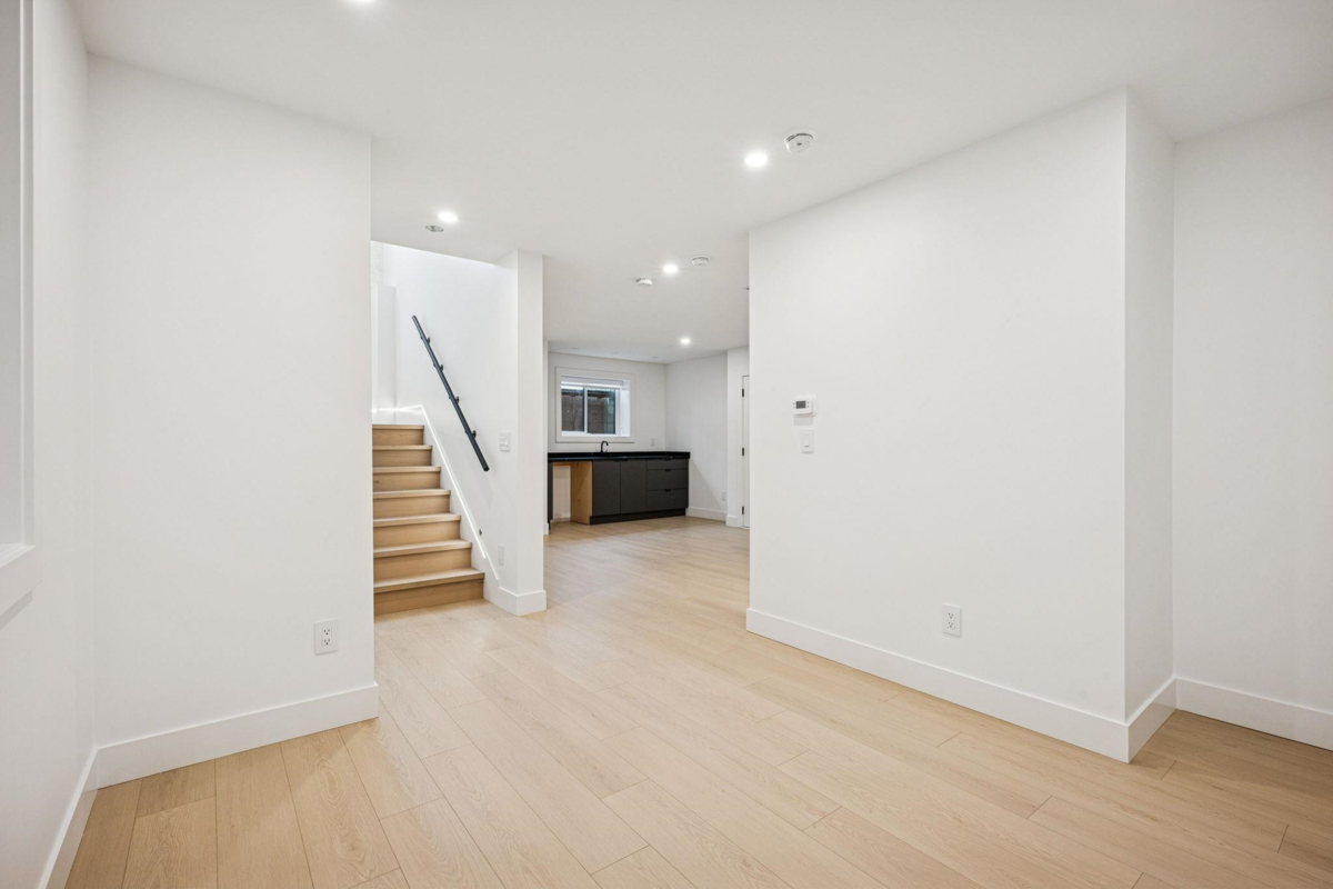 Staircase Photo of 1 6362 Curtis Street, Burnaby, BC