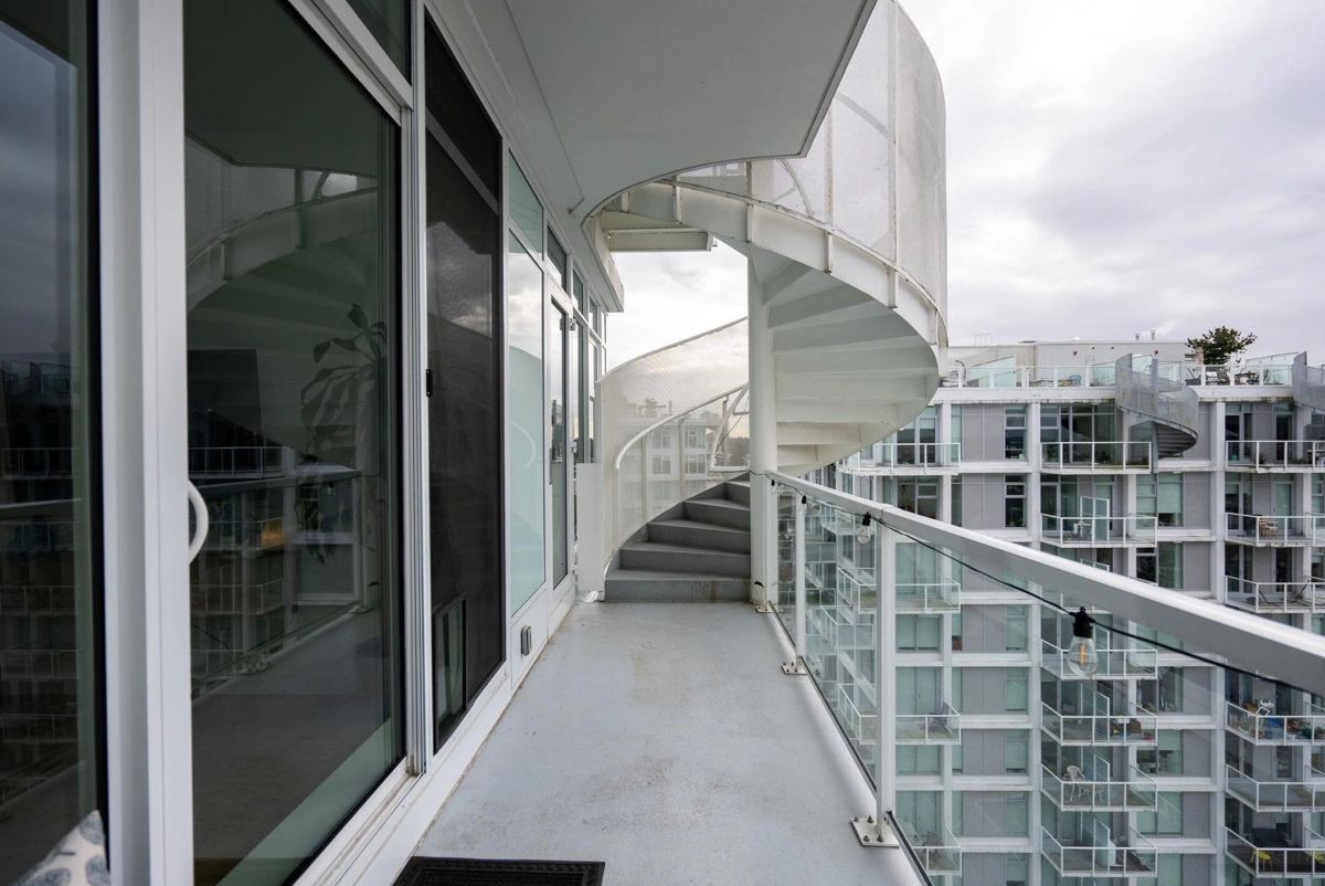Laundry Room Photo of 1801 4638 Gladstone Street, Vancouver, BC