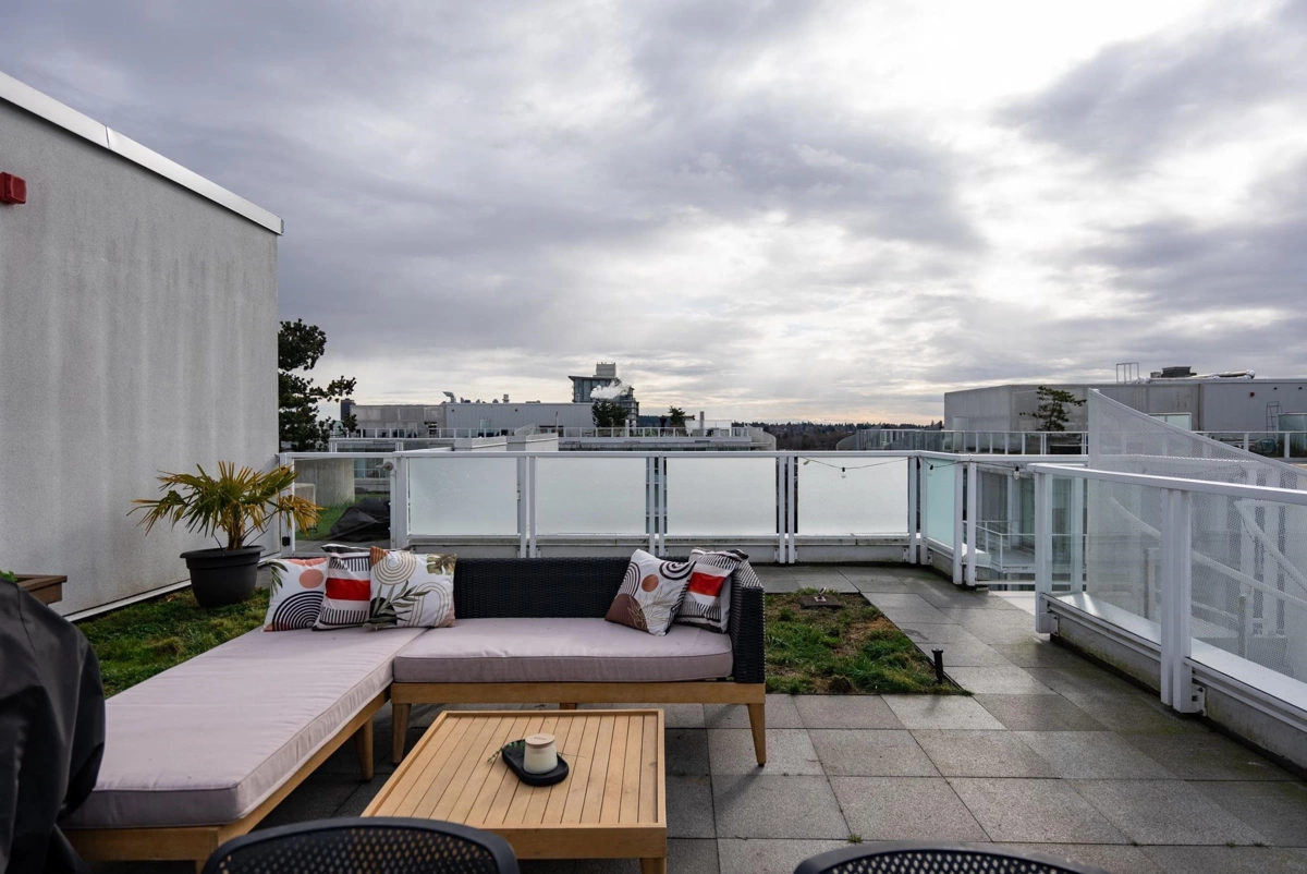 Mudroom Photo of 1801 4638 Gladstone Street, Vancouver, BC