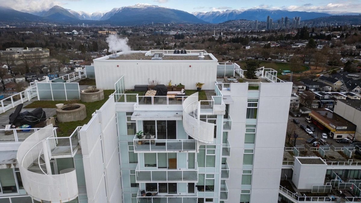 Outdoor Deck Photo of 1801 4638 Gladstone Street, Vancouver, BC