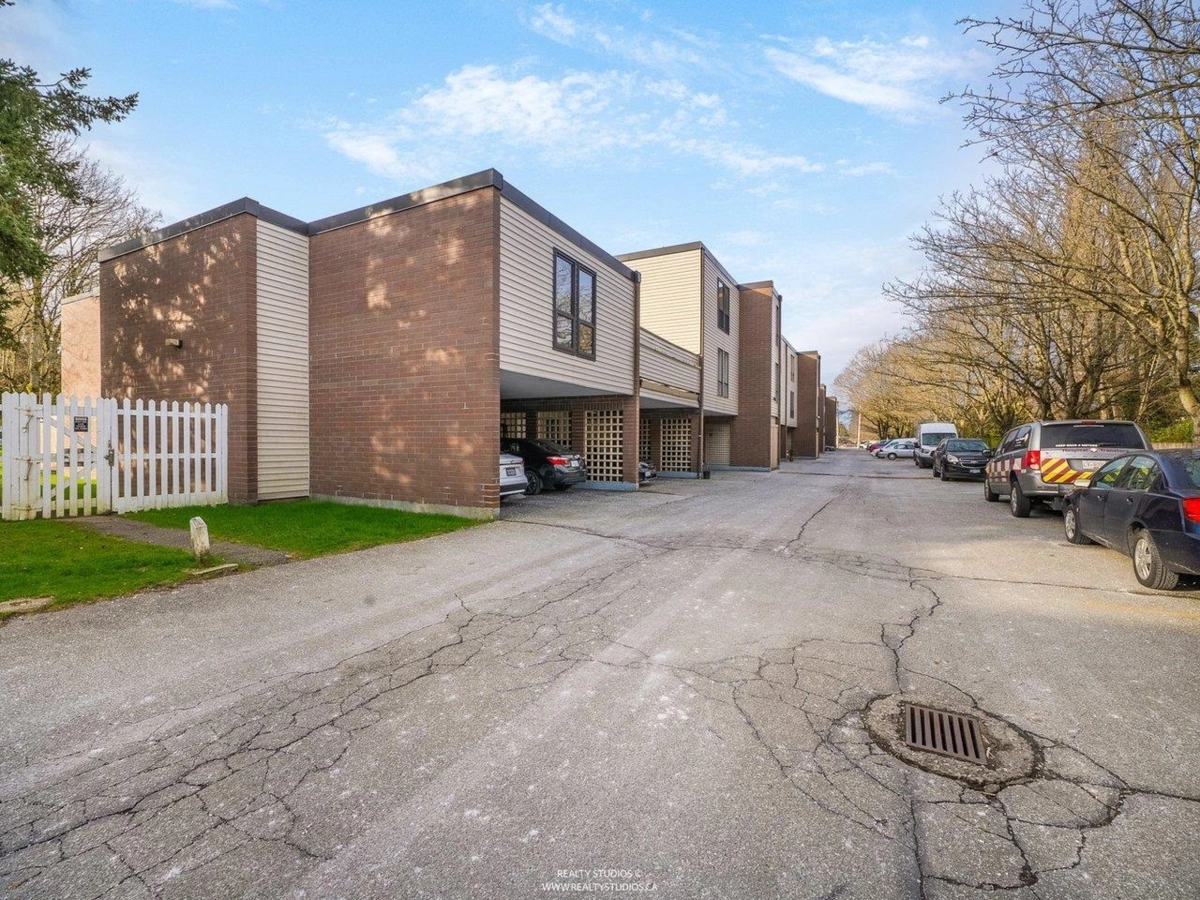 Entry Foyer Photo of 21 10200 4th Avenue, Richmond, BC