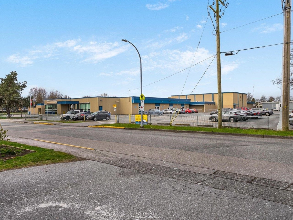 Front Yard Photo of 21 10200 4th Avenue, Richmond, BC